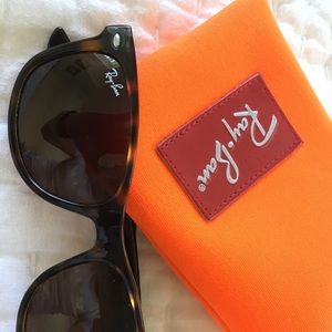 Ray ban junior wayfarer sunglasses